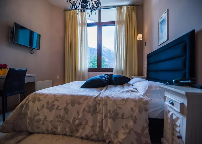 Forest Boutique Mega Chorio